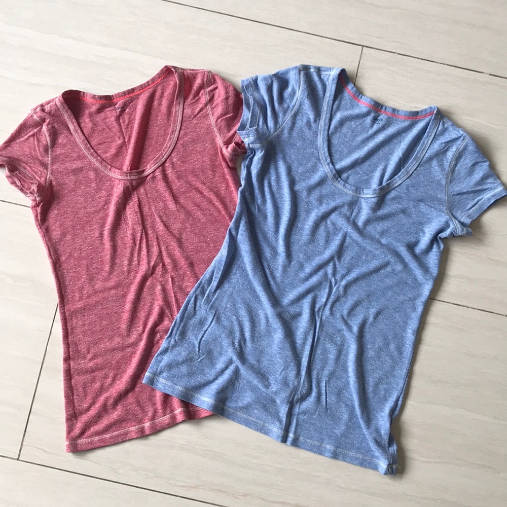 Gap t-shirts (2)